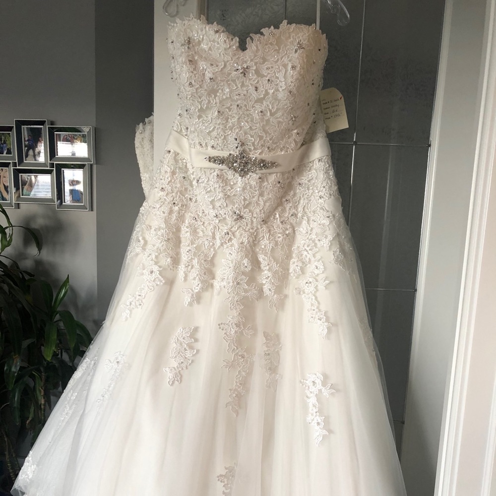 Beautiful new wedding dress